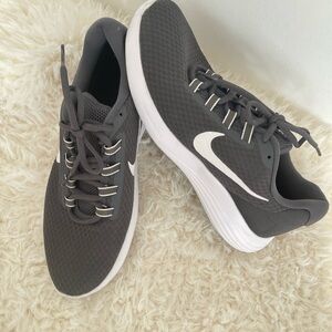 NIKE LUNARLON Charcoal and White Running Shoes size 8.5
